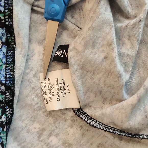 Bundle of 2 Cotton Knit T Shirts Size L Spring Summer Casual Floral Comfy Flowy - Picture 7 of 12